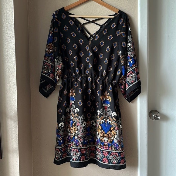 Black Kimono Sleeve V Neck Dress - Picture 3 of 9